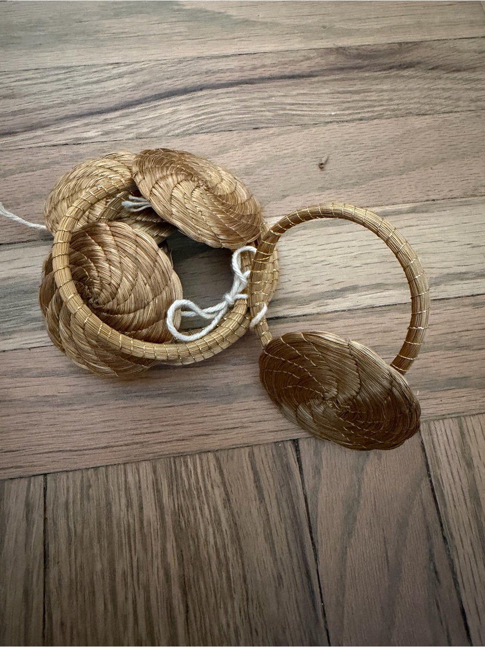 4 Woven Straw Capim Dourado Napkin Holder Rings - Natural Gold-Tone